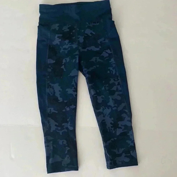Sweaty Betty Zero Gravity Leggings Bull Dog Camo - Picture 2 of 12